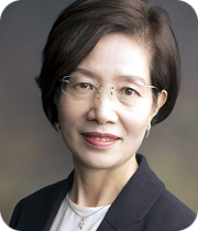 Professor Sun-Hee Lee, College of Pharmacy, Ewha Womans Univ. Photo